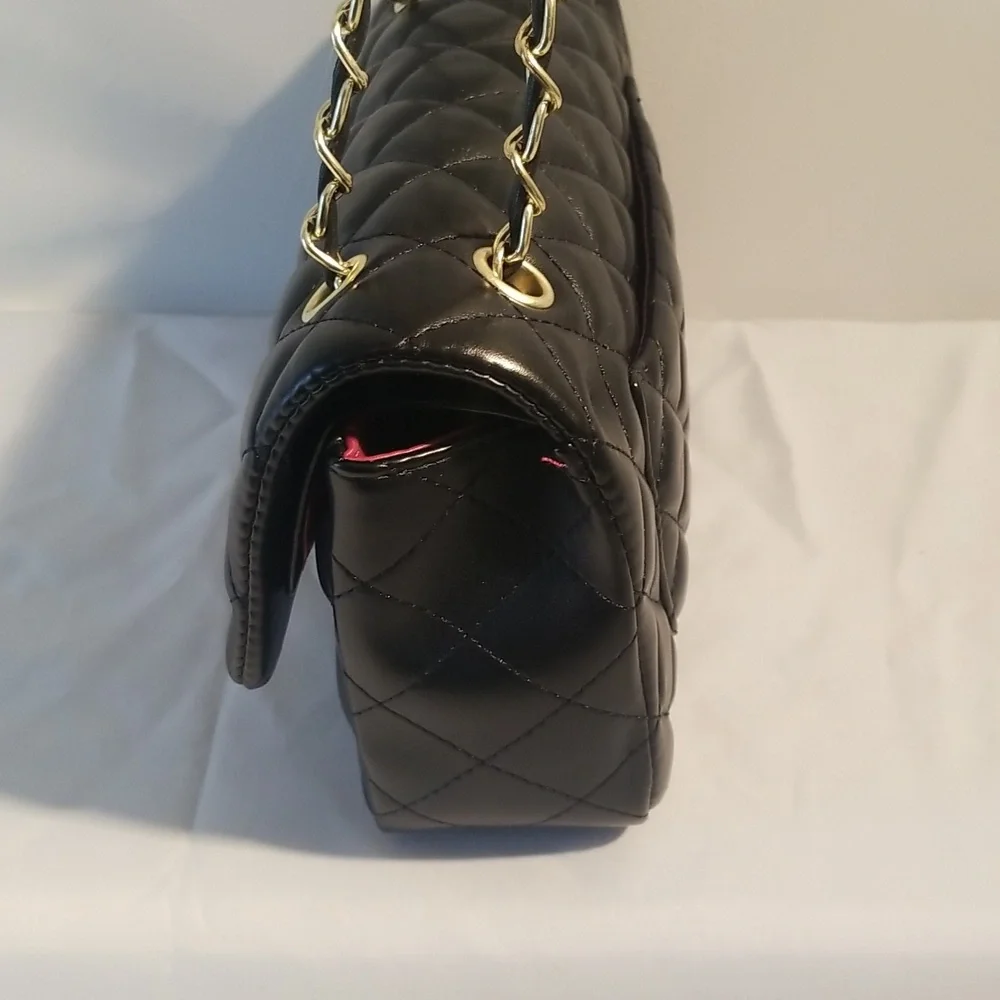 Elegant Black Quilted Chain Bag - Picture 5 of 9